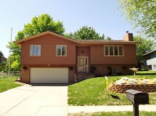 1484 Valley View Dr, Coralville, IA 52241