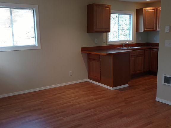 3rd image of 18638 Brockton Ave NE #B