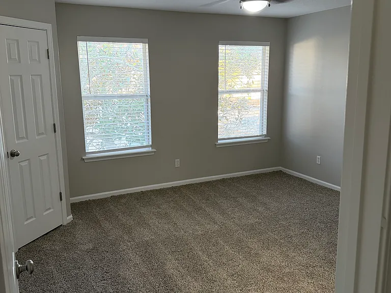 875 Southern Creek Dr — Photo 7