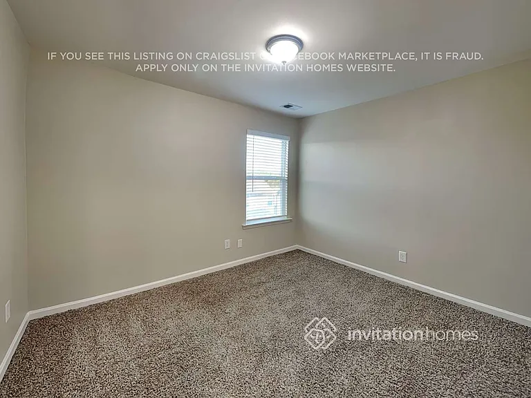 925 Donington Cir — Photo 14