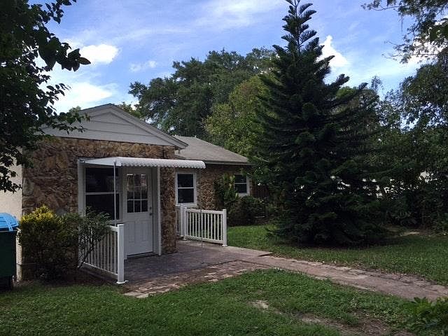 1st image of 851 Symonds Ave