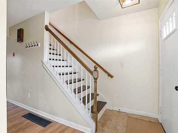 5th image of 200 Heroux Blvd Unit 205