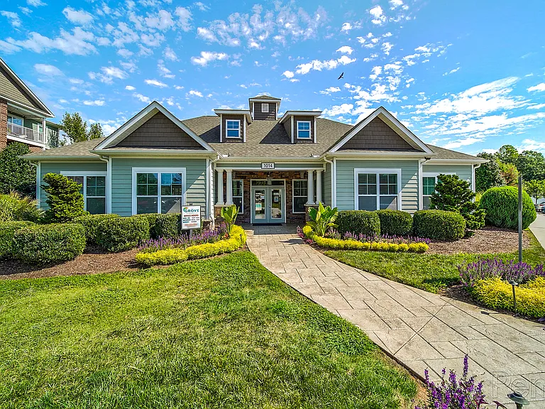 The Grove — Photo 23