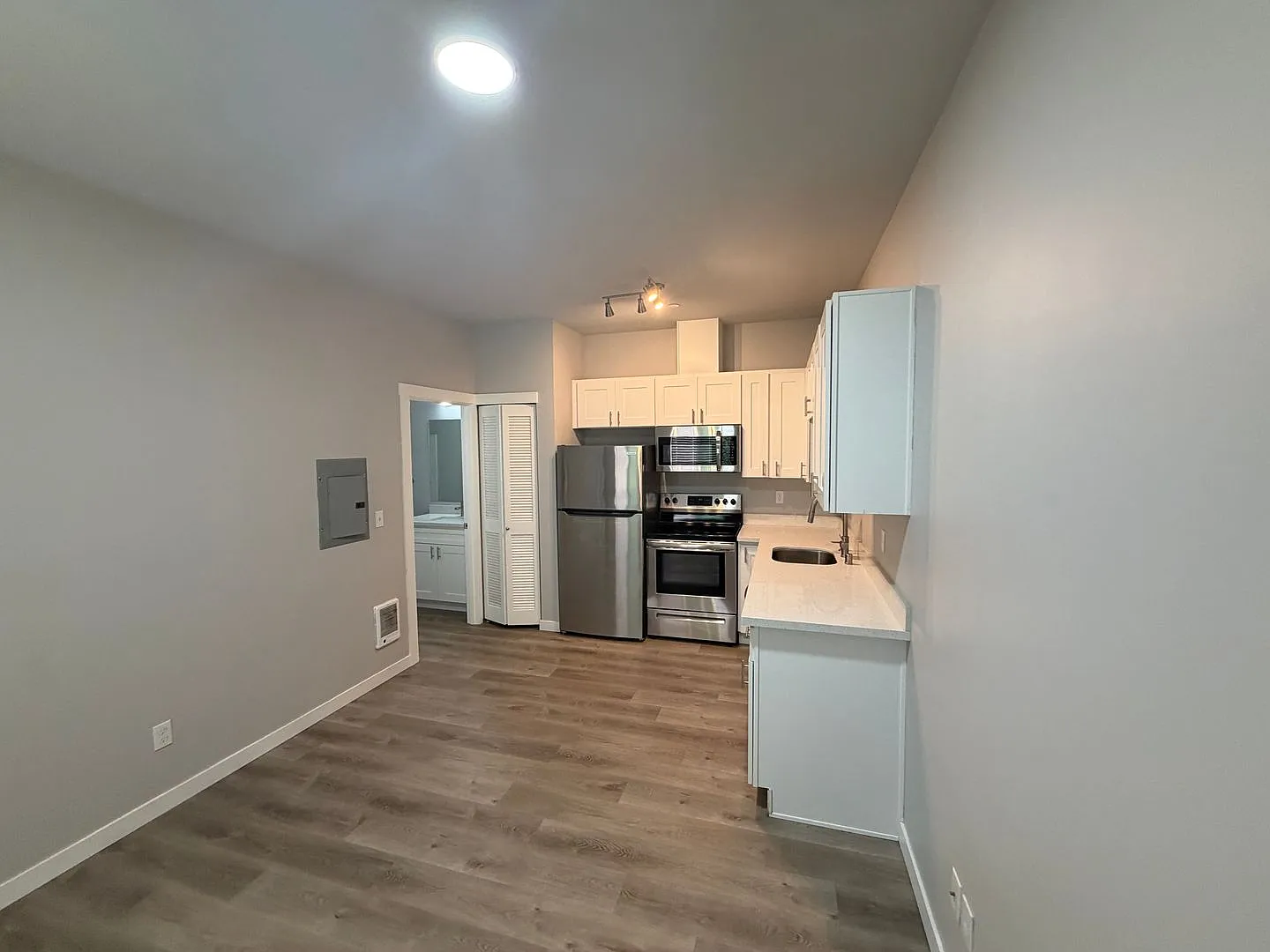 TAC T 7624 Pacific Ave (cot) — Photo 3