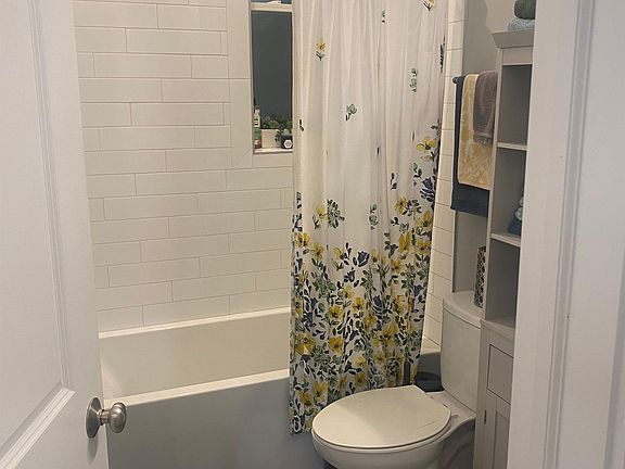 5th image of 1059 N Damen Ave #3R