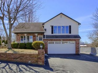 19 Reservoir St, Methuen, MA 01844