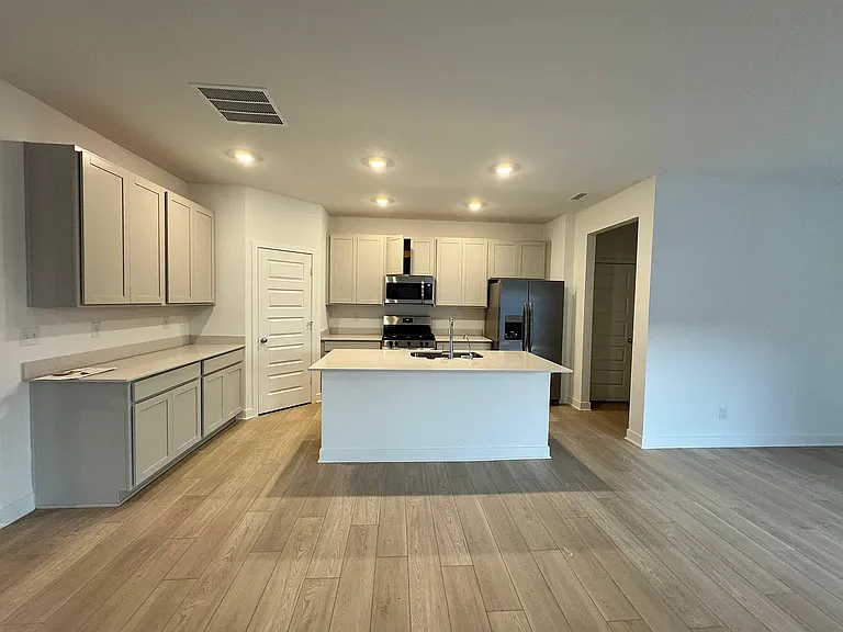 422 W Michigan St — Photo 20
