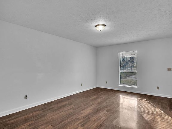 3rd image of 1110 N Montgomery St APT 2