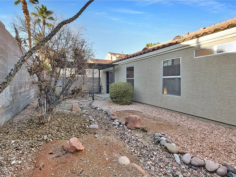 8041 Pottery Creek Dr — Photo 17