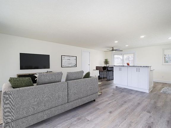 5th image of 4075 Pimlico Ct