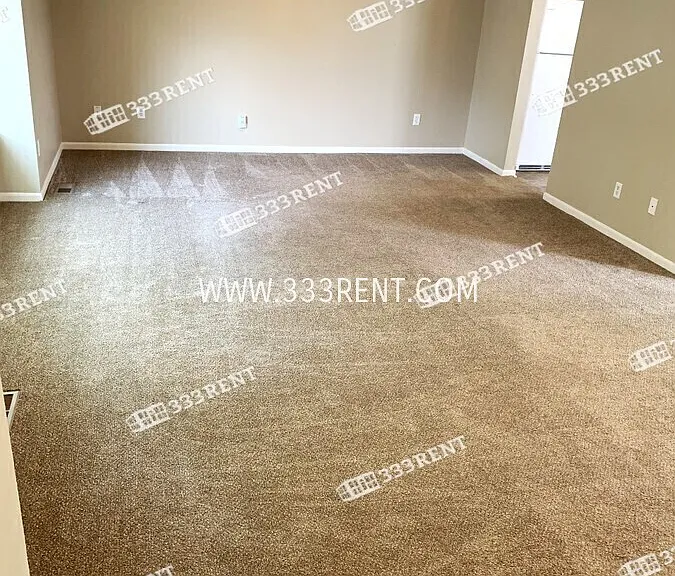 404 Freeman Ave — Photo 4