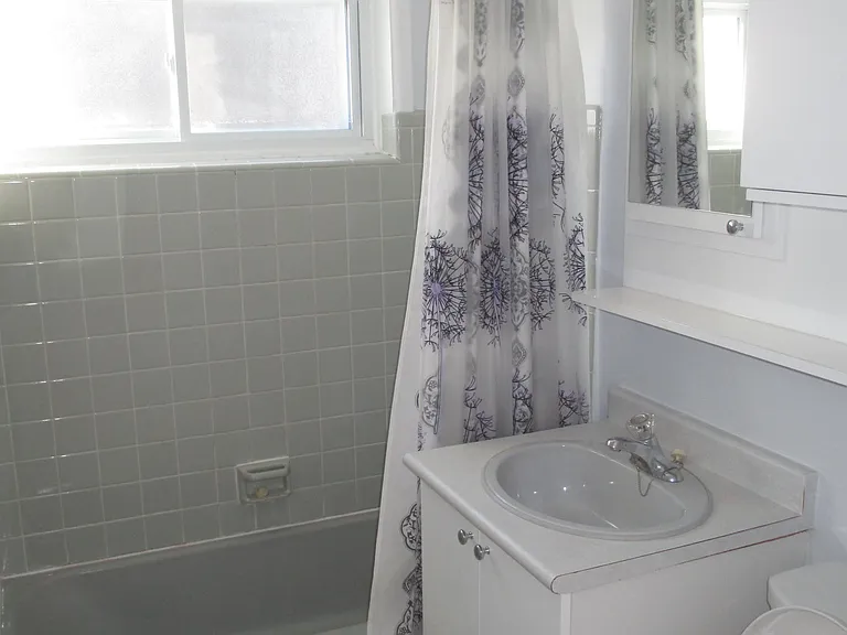 111 Crichton St — Photo 9