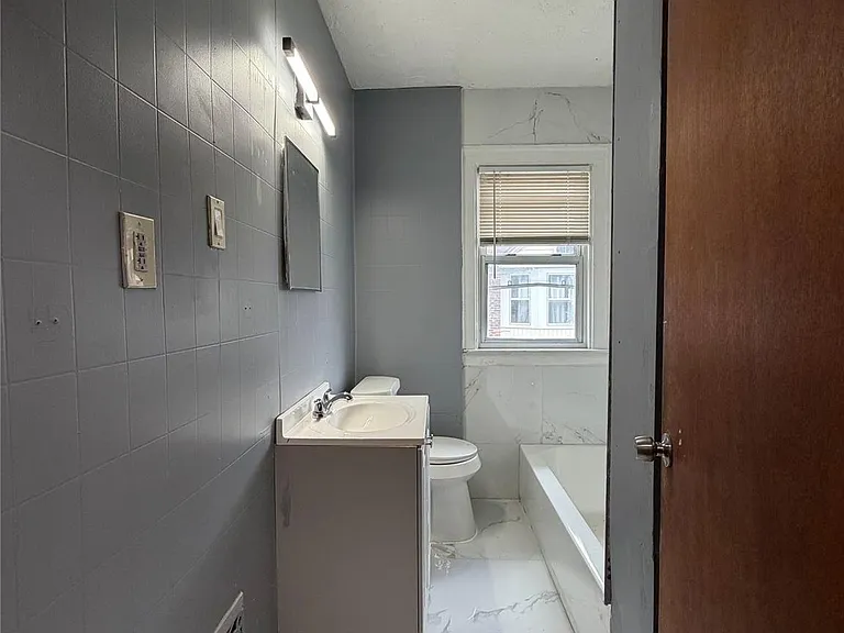 1441 W Euclid St — Photo 12