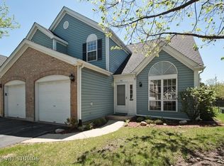 40 Lancaster Cir, Gurnee, IL 60031