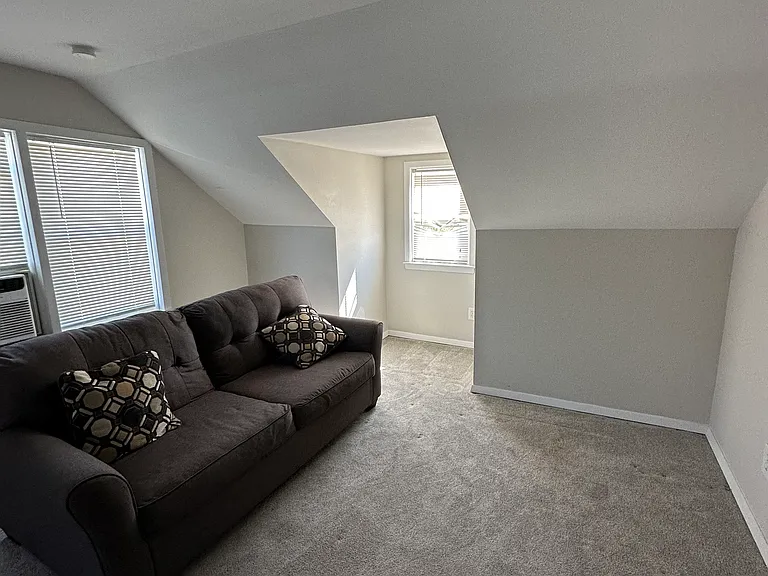 Inlet Dr — Photo 9