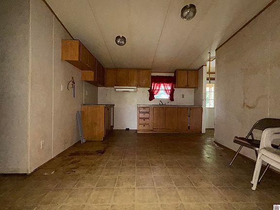 4th image of 10670 Princeton Rd