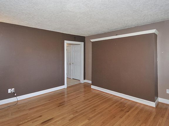 208MajesticBlvd-5