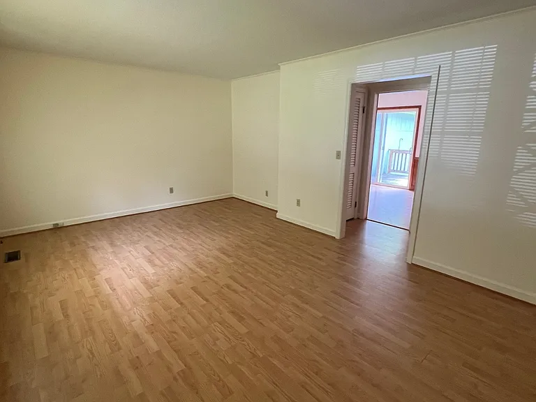 1521 Cedar Ln — Photo 5