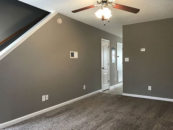 2nd image of 112 Sango Place Villa Dr APT A