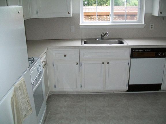 2nd image of 551 Fox Hills Dr N #1