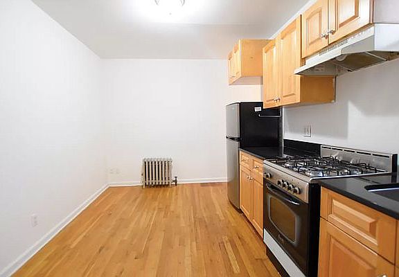 4th image of 81 Orchard St APT 24