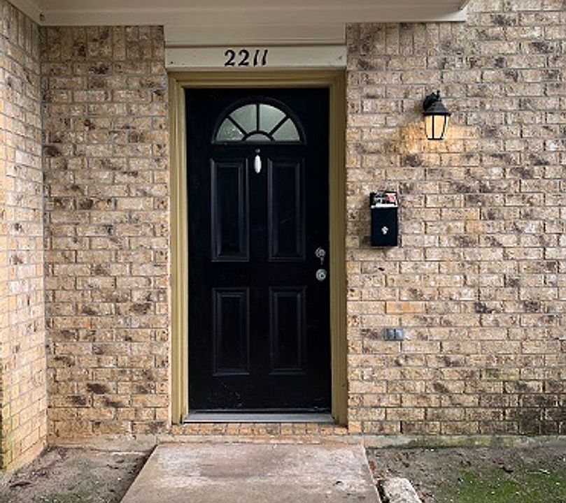 1st image of 2211 N Pecan St