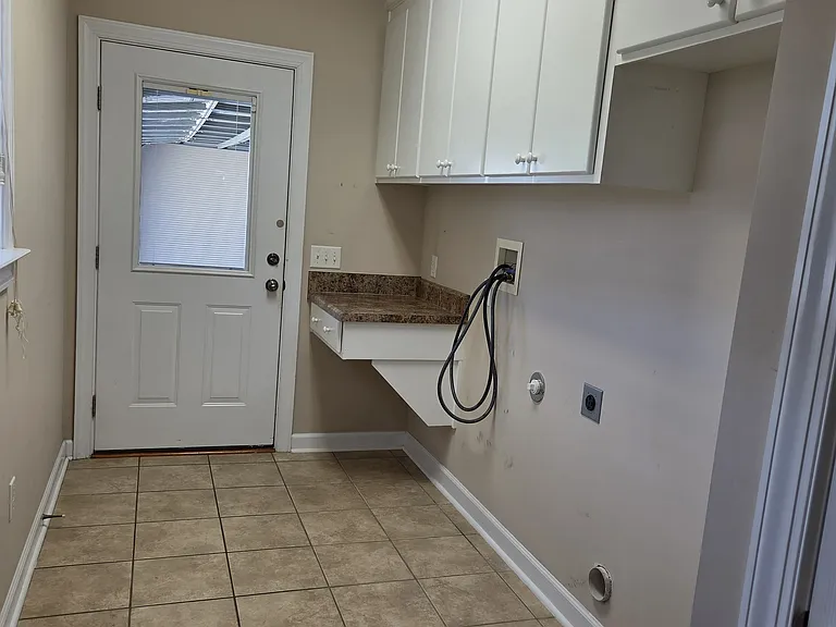 305 Candy Dr — Photo 9
