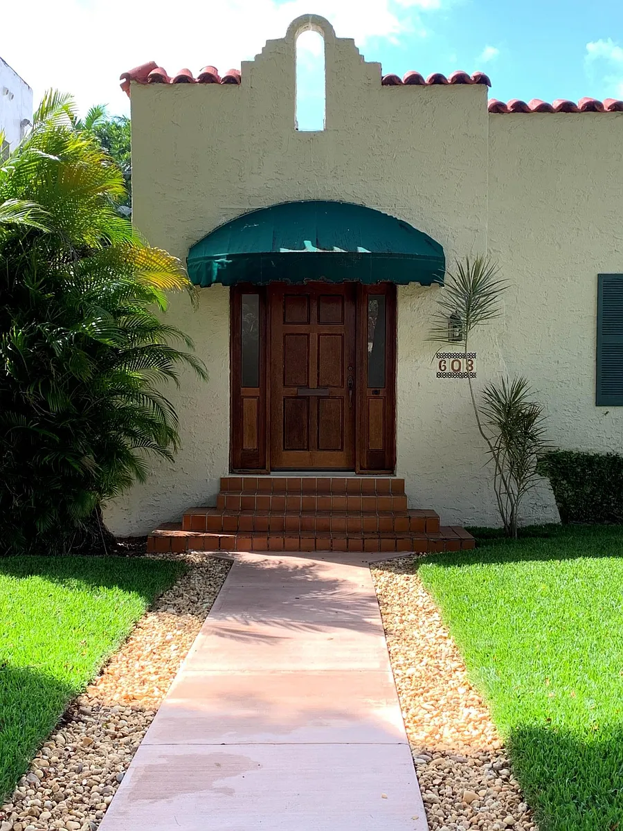 Building Photo - 608 Minorca Ave