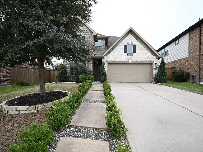 23919 Villa Lisa Dr — Photo 3