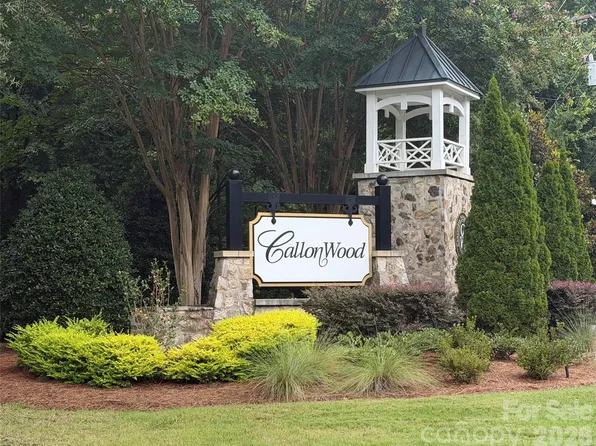 1004 Hawker Rd, Matthews, NC 28104
