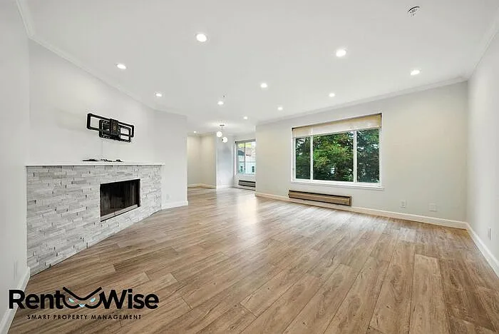 2 bed, 2.0 bath, 1153 sqft, $6,750 — Photo 3