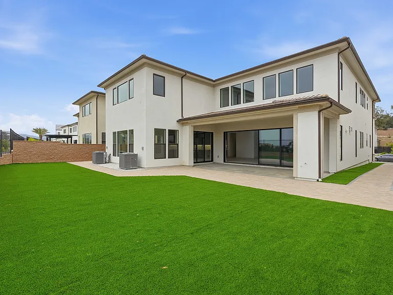 20568 Edgewood Ct — Photo 31