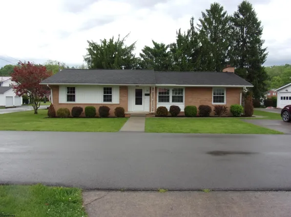 10 Myrna St, Buckhannon, WV 26201