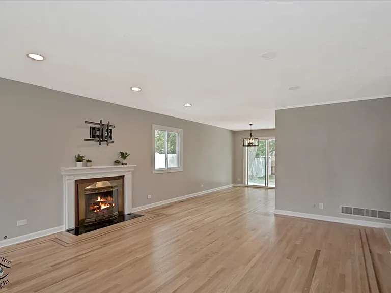 30W150 Foxboro Ct — Photo 5