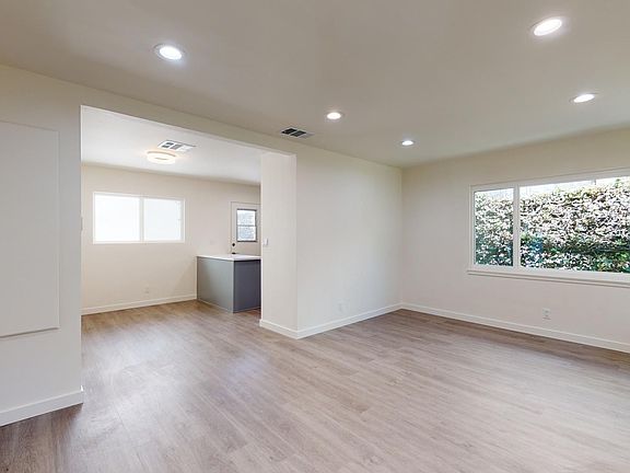3rd image of 1515 N Altadena Dr #1519