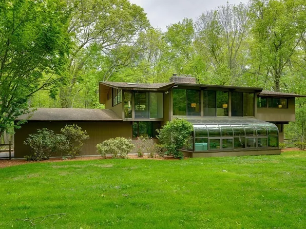 241 Belknap Rd, Framingham, MA 01701