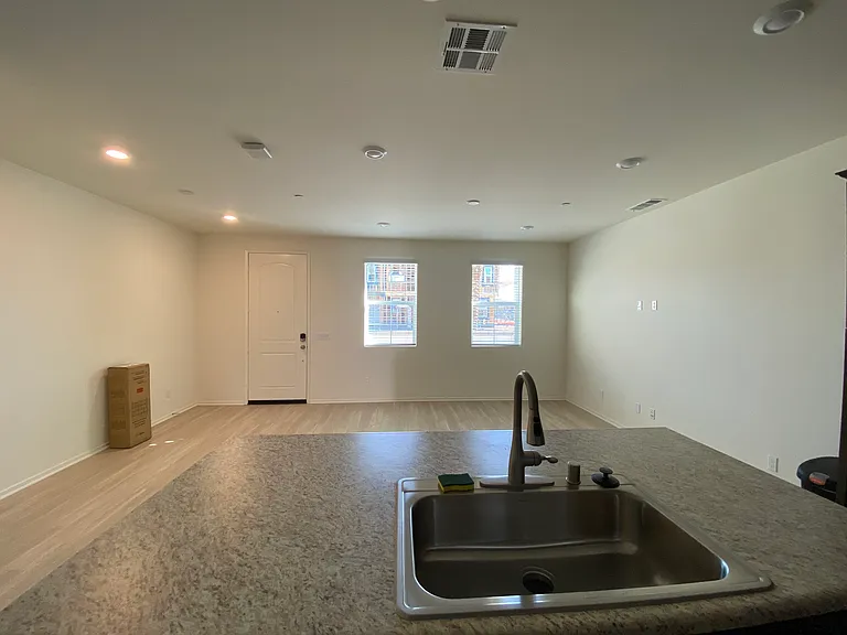 30395 Town Square Dr — Photo 18