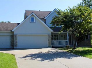 15401 Poplar St, Basehor, KS 66007