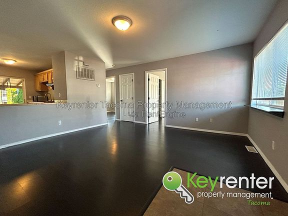 2nd image of 221 Sunset Dr