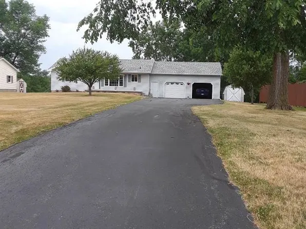 86 1/2 Cook St, Massena, NY 13662