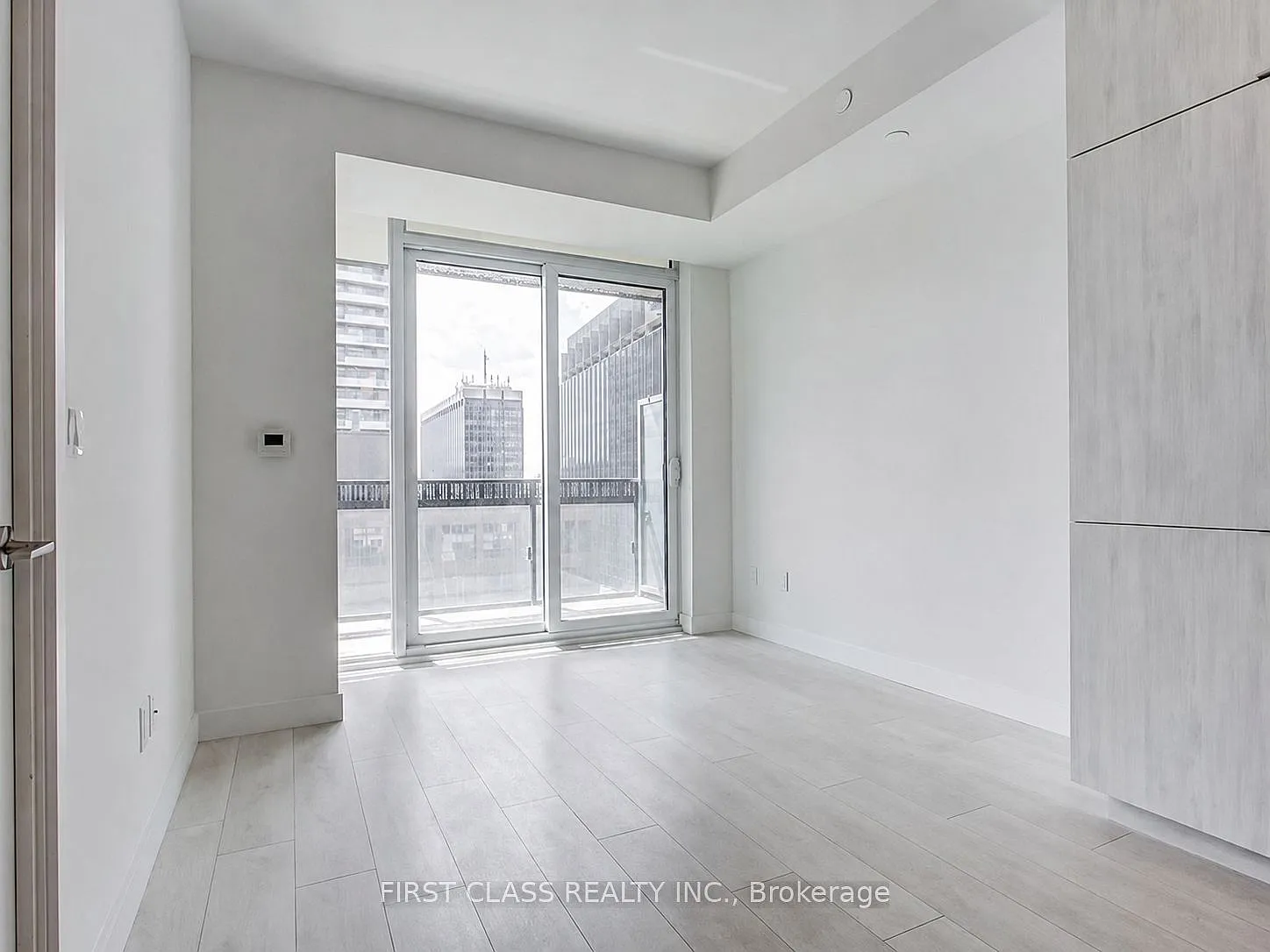 2 bed, $2,400 — Photo 4