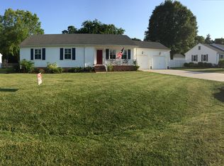 30 Riverside Dr, Smithfield, VA 23430