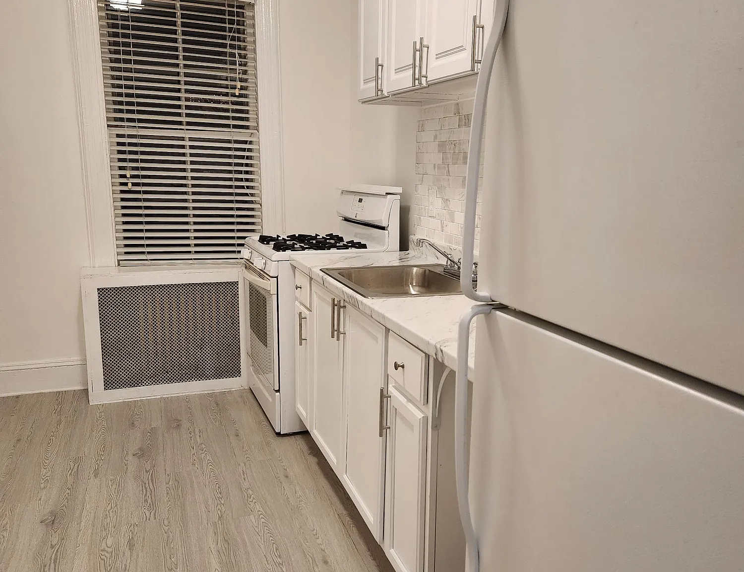 2 bed, 850 sqft, $2,500 — Photo 3