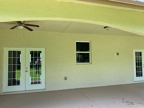 3rd image of 1934 SW Yellowtail Ave