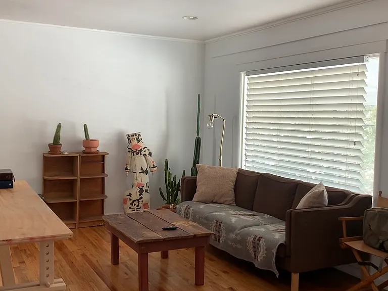 608 S 11th Ave — Photo 1