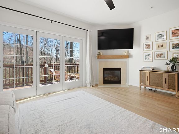 4th image of 570 Danbury Road #16