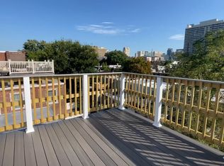 2034 Green St APT B, Philadelphia, PA