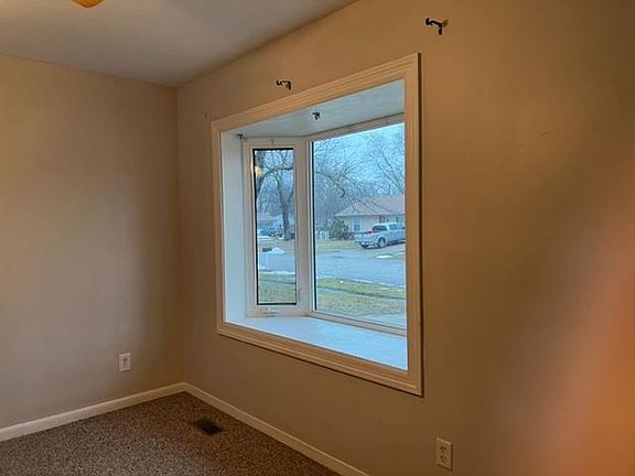 2nd image of 3354 Pipers Glen Dr