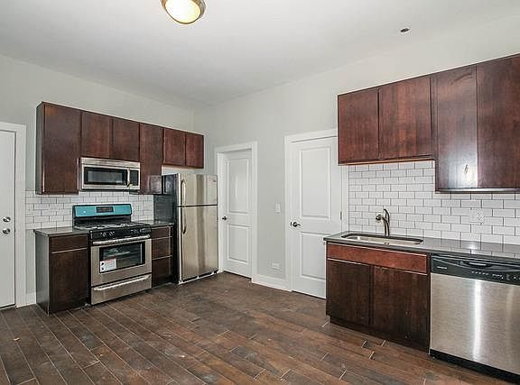 2nd image of 1743 W Erie St APT 1