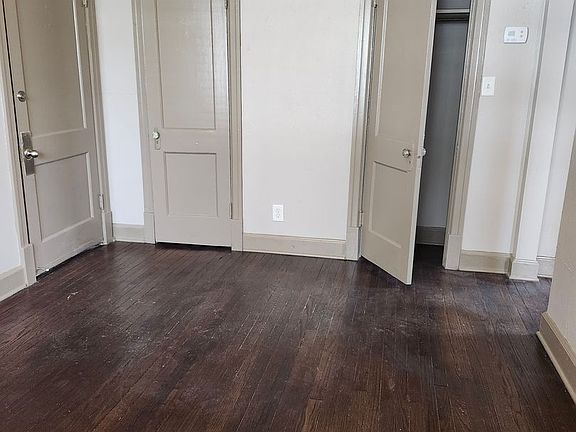 5th image of 1209 W 50th St APT 6